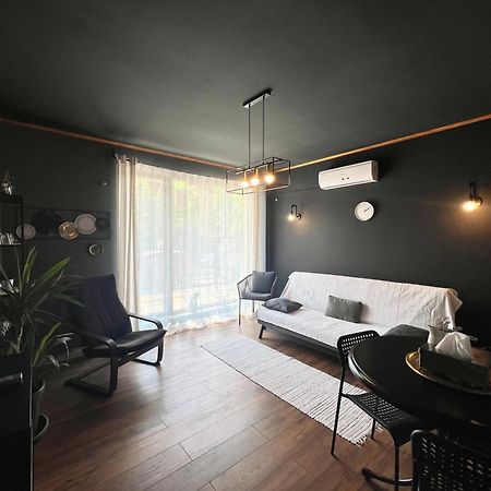 Inc Apartment In Villa Bukares Bagian luar foto